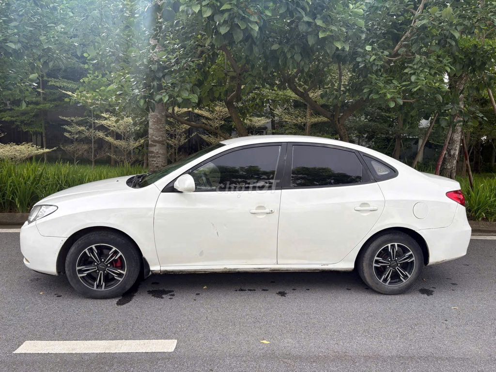 Hyundai Elantra 2009 - ảnh 3