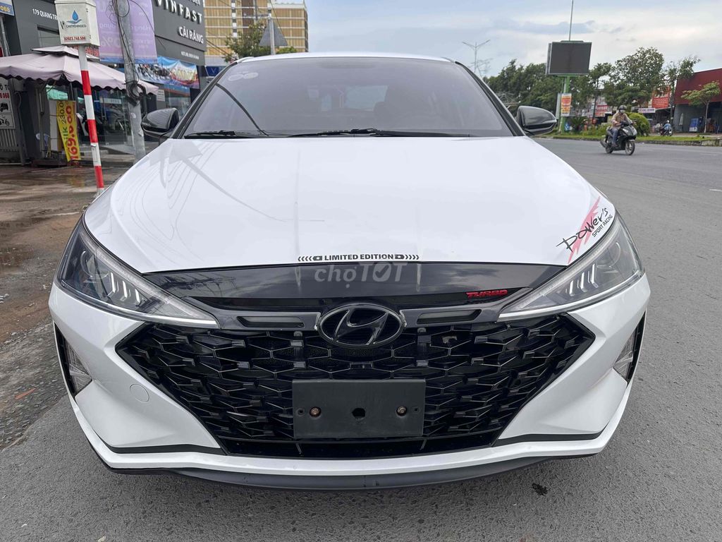 Mitsubishi Outlander 2020 - ảnh 1