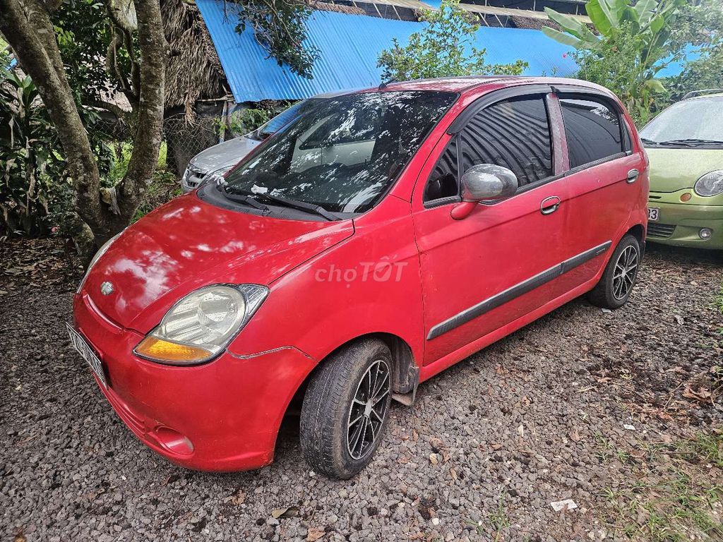 Chevrolet Spark 2011 - ảnh 1