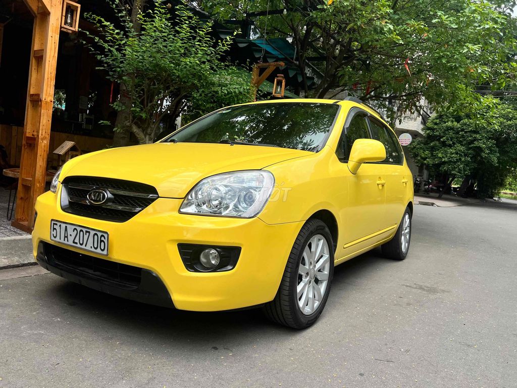 Kia Carens - ảnh 2