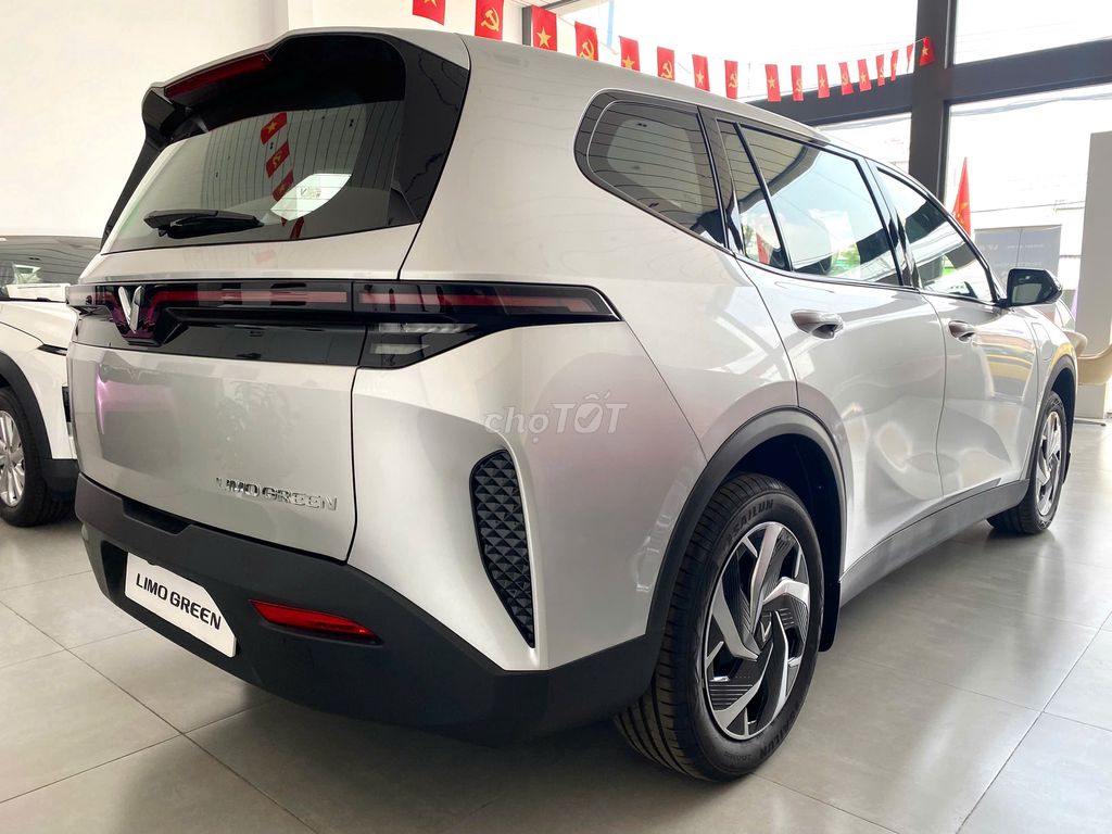 VinFast Limo Green - ảnh 5