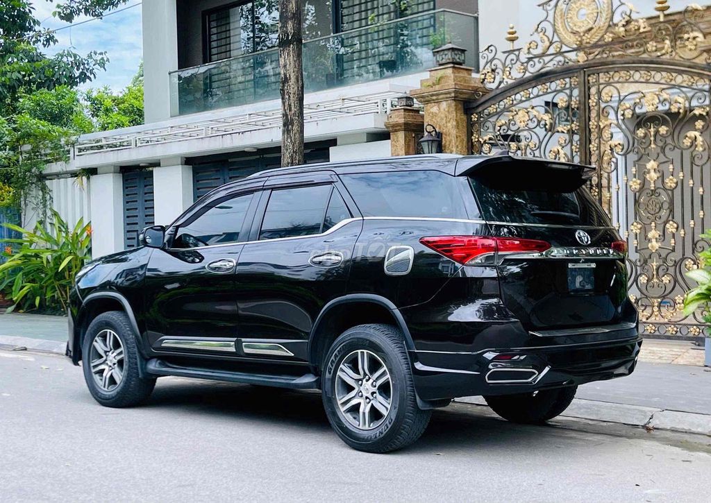 Toyota Fortuner - ảnh 5