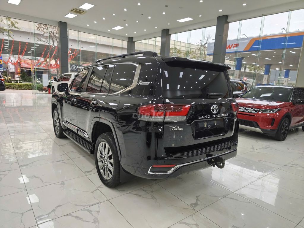 Toyota Land Cruiser LC300 2023 - ảnh 3