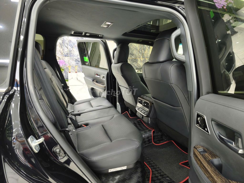 Toyota Land Cruiser LC300 2023 - ảnh 4