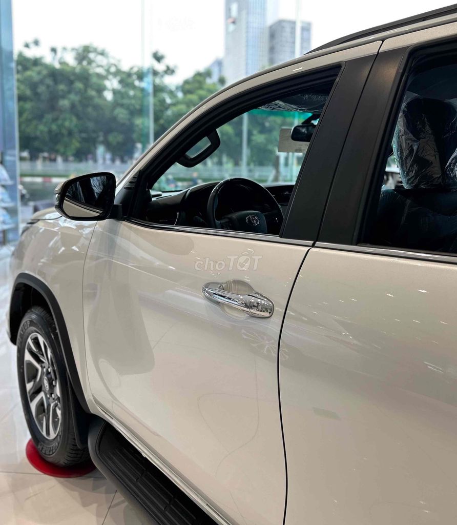 Toyota Fortuner - ảnh 5