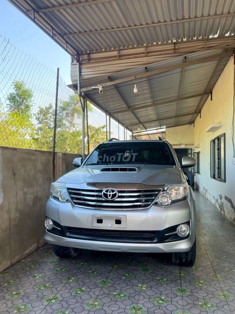 Toyota Fortuner 2015 - ảnh 1
