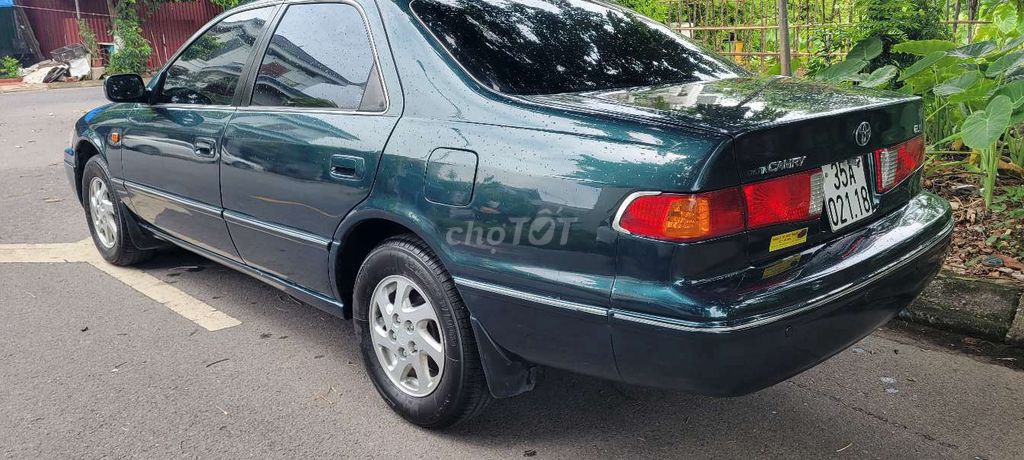 Toyota Camry - ảnh 5