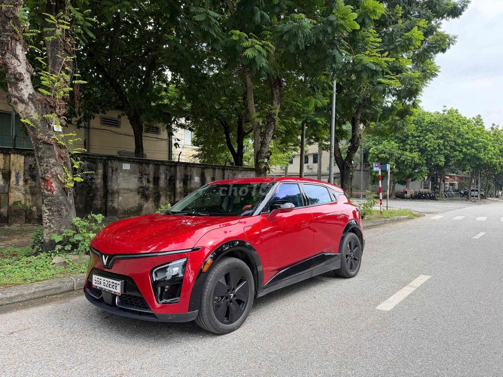 VinFast VF7 Eco 2025 - ảnh 1