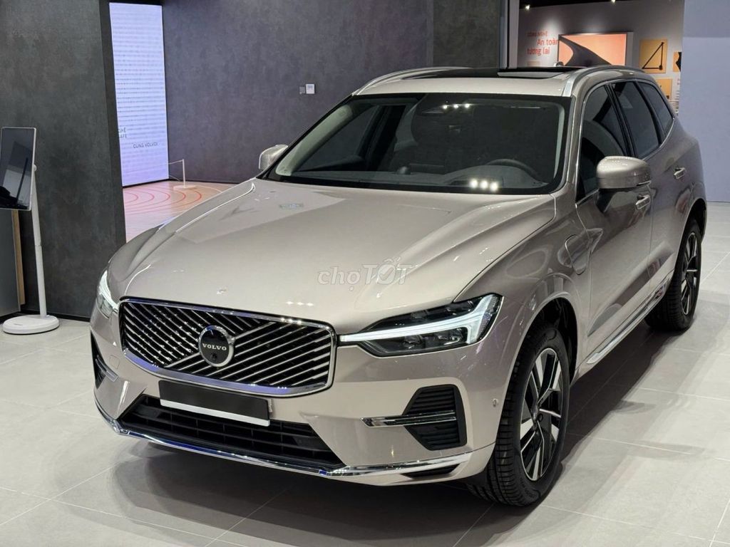 Volvo XC60 2025 - ảnh 1