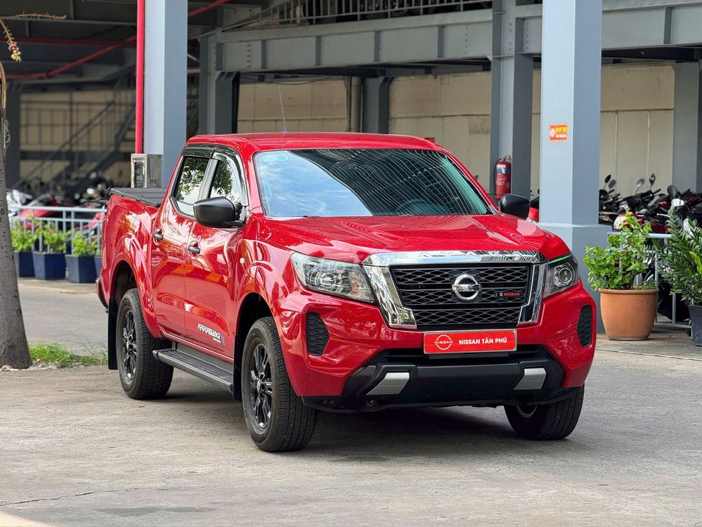 Nissan Navara 2024 - ảnh 1