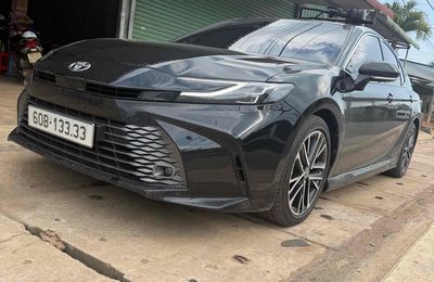 Toyota Camry 2025 - ảnh 1
