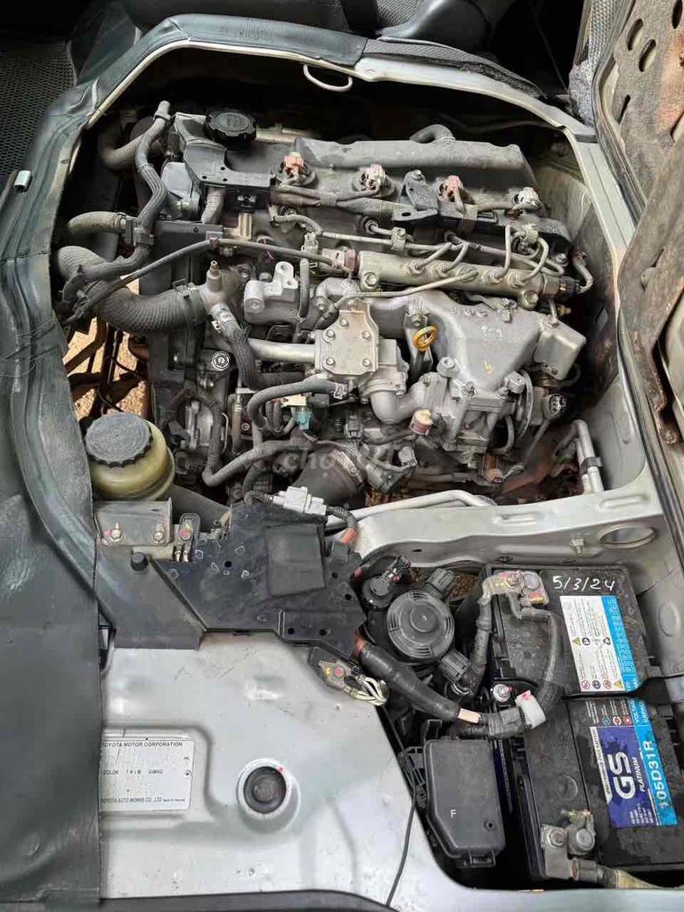 Toyota Hiace 2018 - ảnh 5