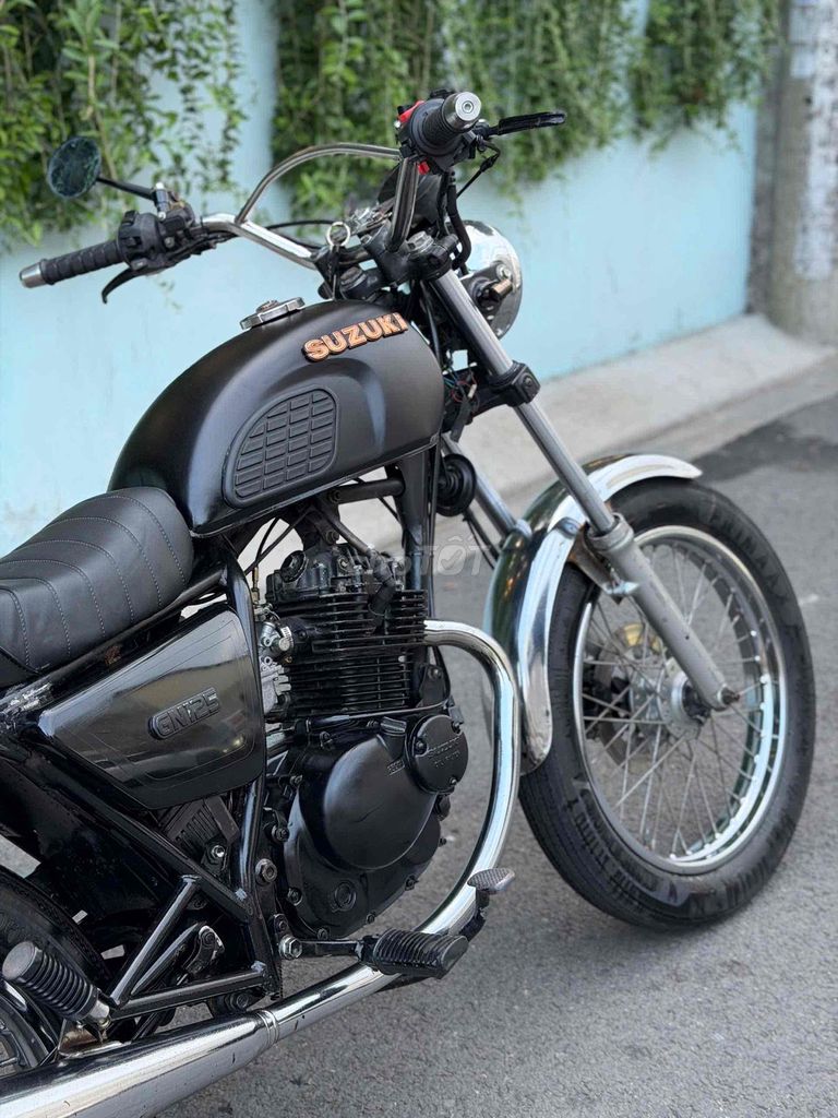 Suzuki GN 2012 - ảnh 2