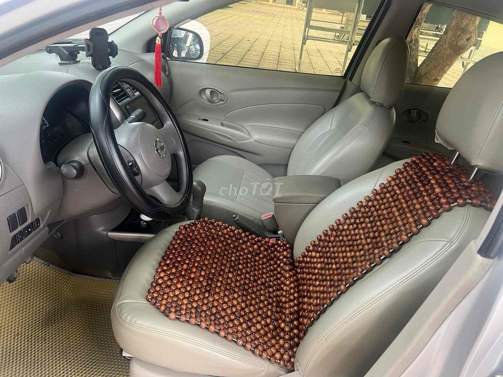 Nissan Sunny - ảnh 1