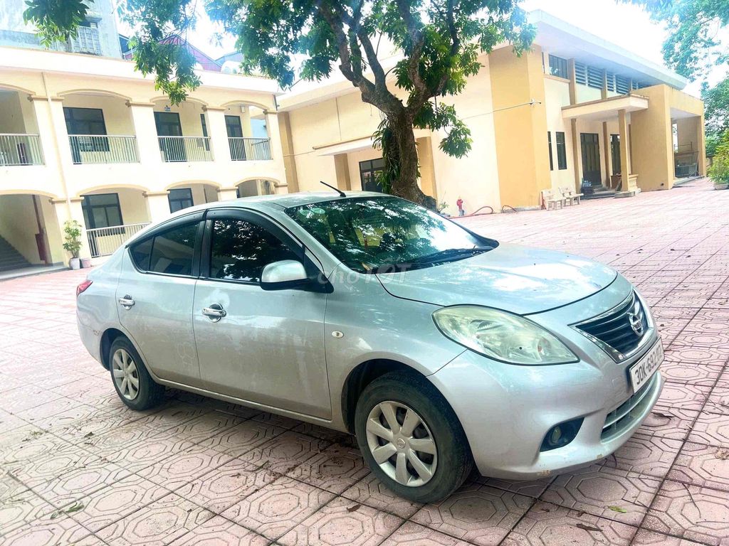 Nissan Sunny - ảnh 5