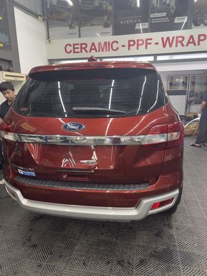 Ford Everest 2021 - ảnh 1