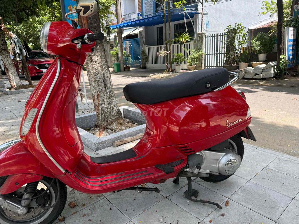Piaggio Vespa 2011 - ảnh 3