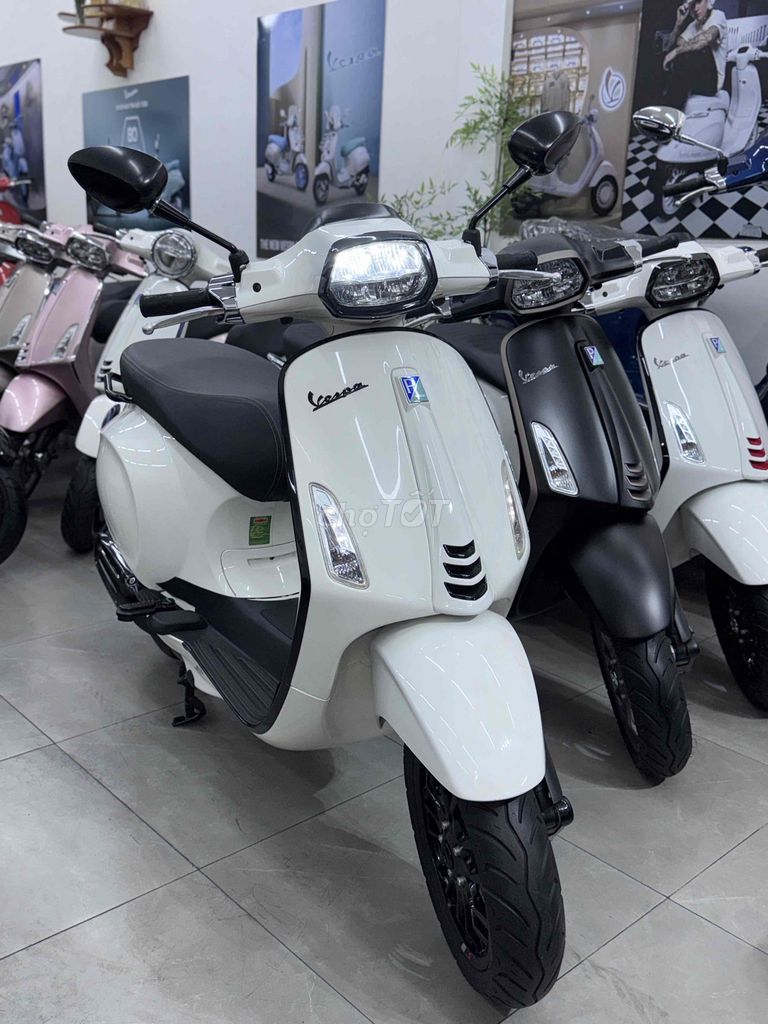 Piaggio Vespa 2022 - ảnh 1