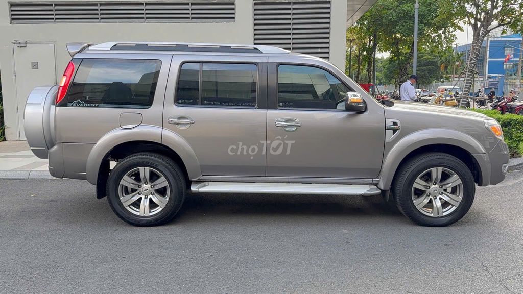Ford Everest 2011 - ảnh 3
