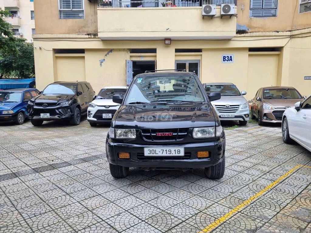 Isuzu 2004 - ảnh 1
