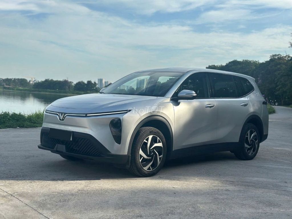 VinFast Limo Green AT 2025 - ảnh 5