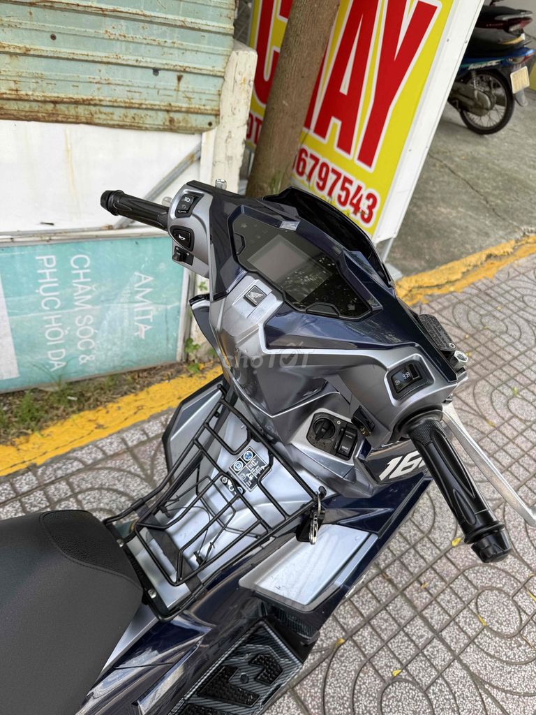 Honda Air Blade 2024 - ảnh 4