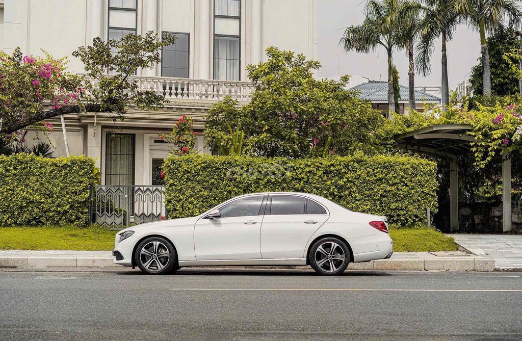 Mercedes-Benz 2018 - ảnh 5