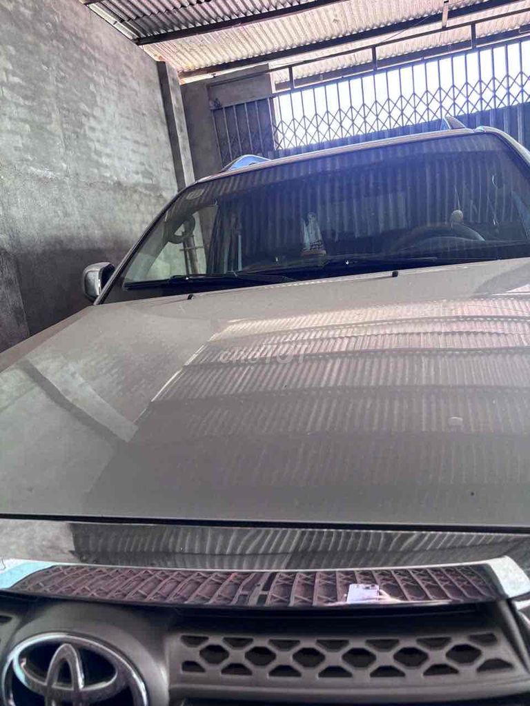 Toyota Fortuner 2011 - ảnh 3