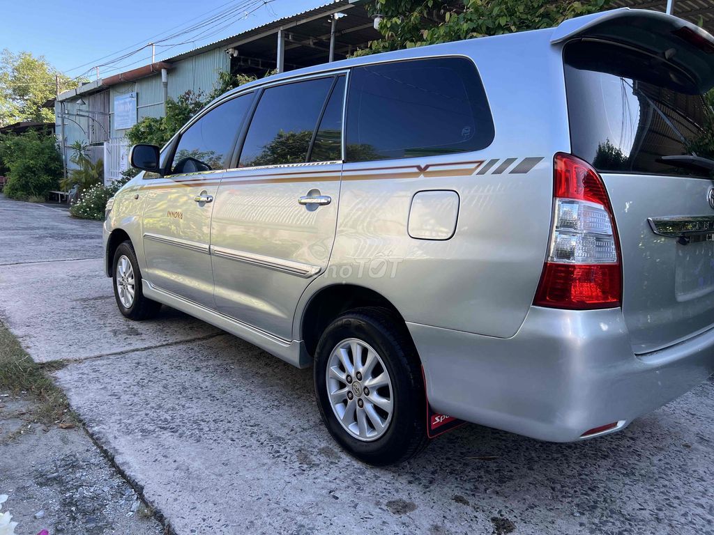 Toyota 2012 - ảnh 1