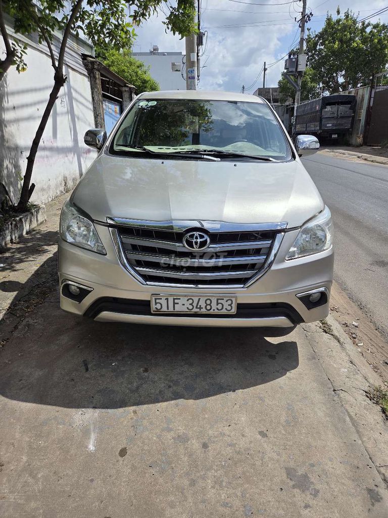 Toyota Innova - ảnh 1