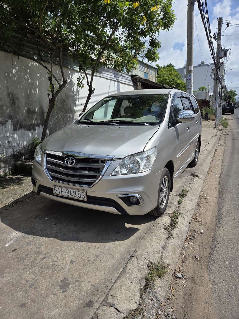 Toyota Innova - ảnh 2