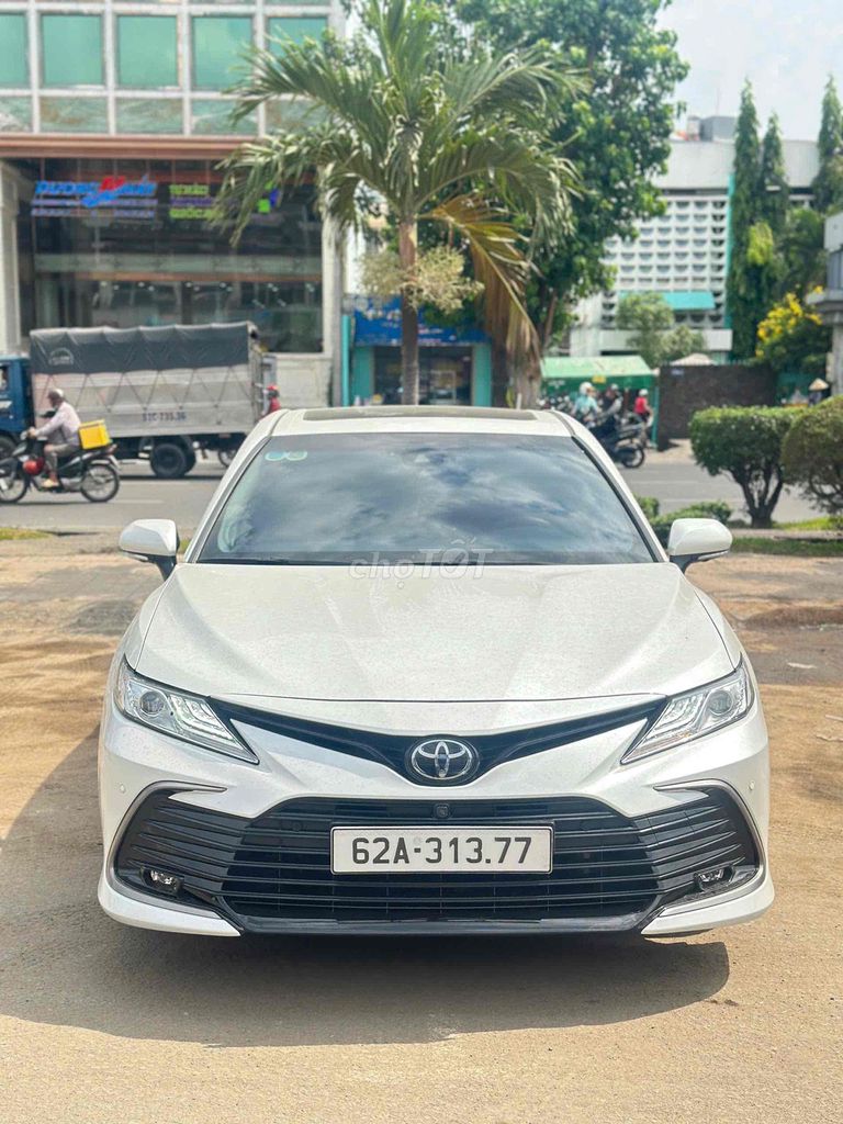 Toyota Camry 2022 - ảnh 1