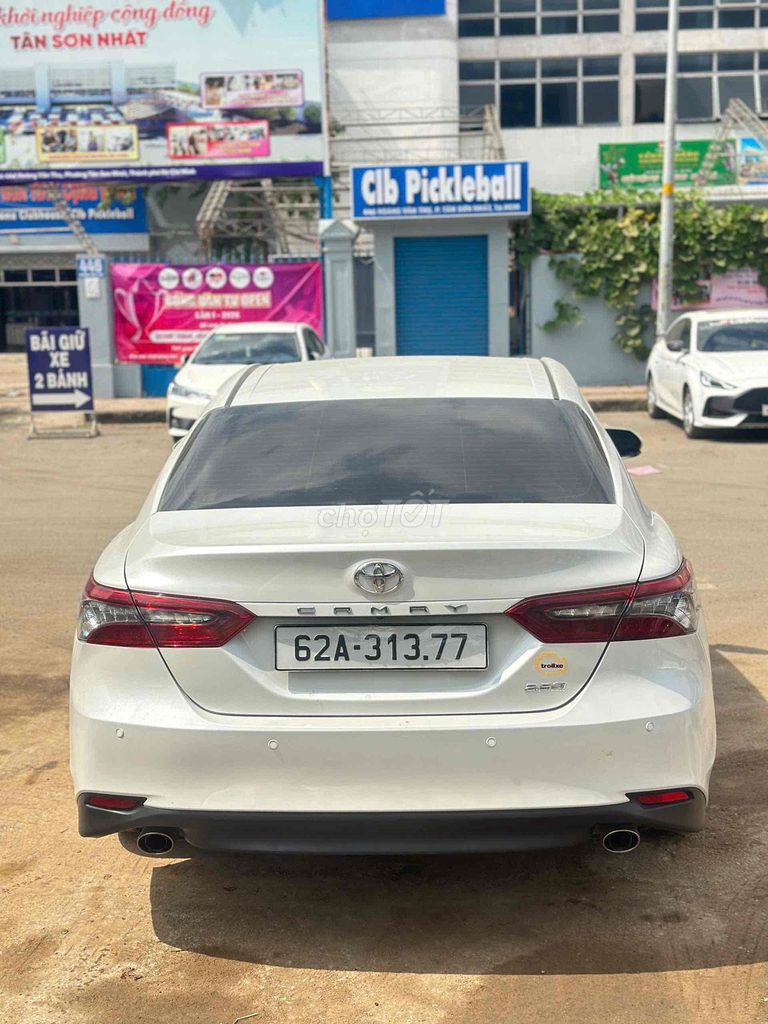 Toyota Camry 2022 - ảnh 2
