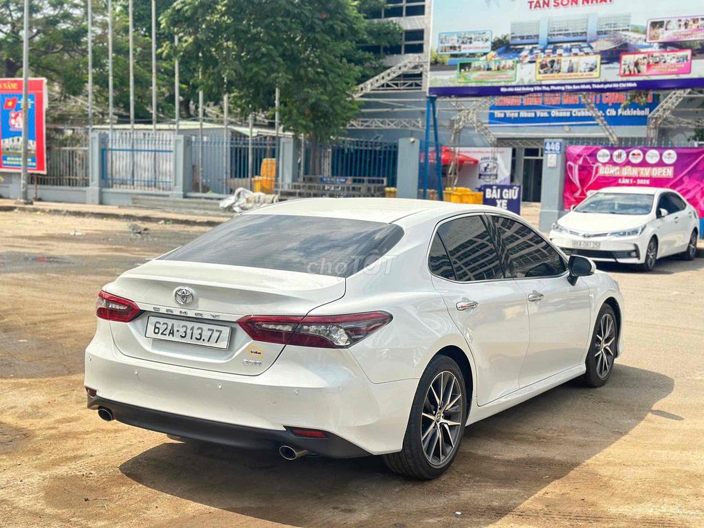 Toyota Camry 2022 - ảnh 3