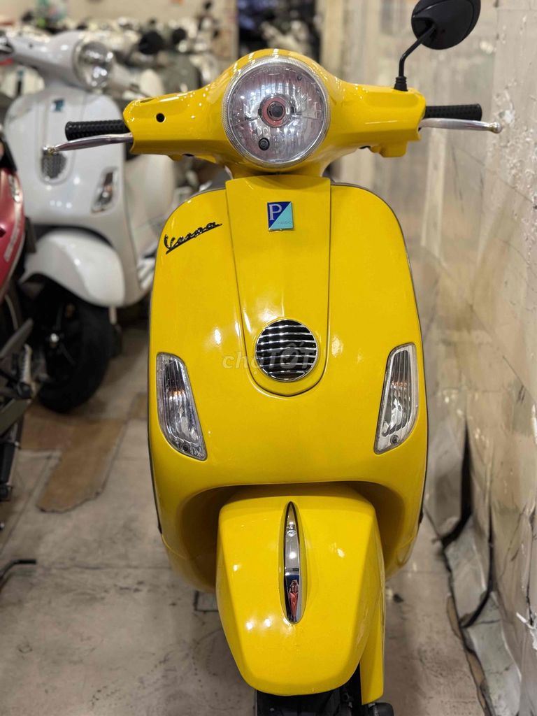 Piaggio Vespa 2011 - ảnh 1