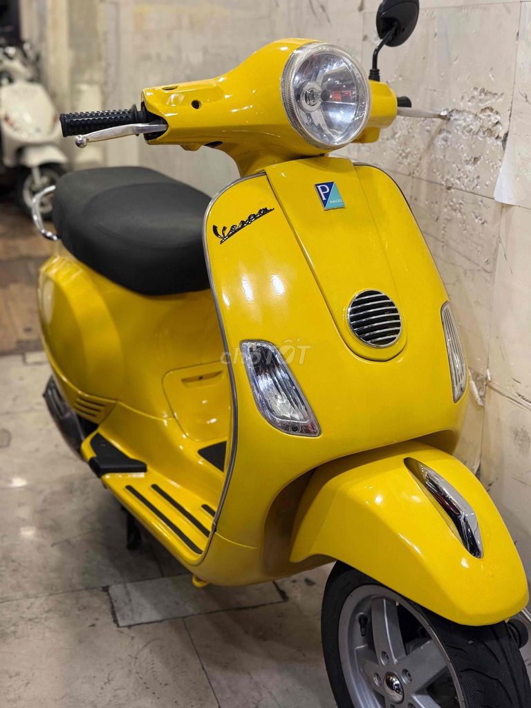 Piaggio Vespa 2011 - ảnh 2