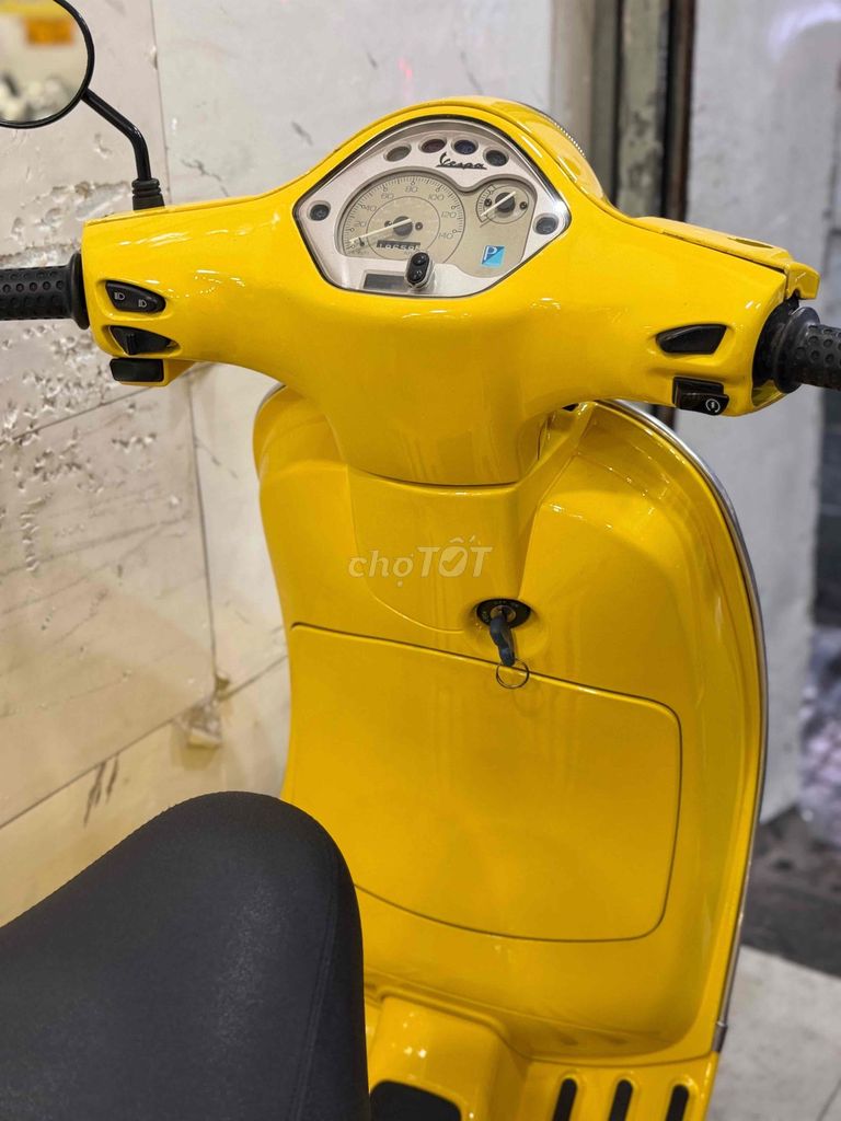 Piaggio Vespa 2011 - ảnh 3