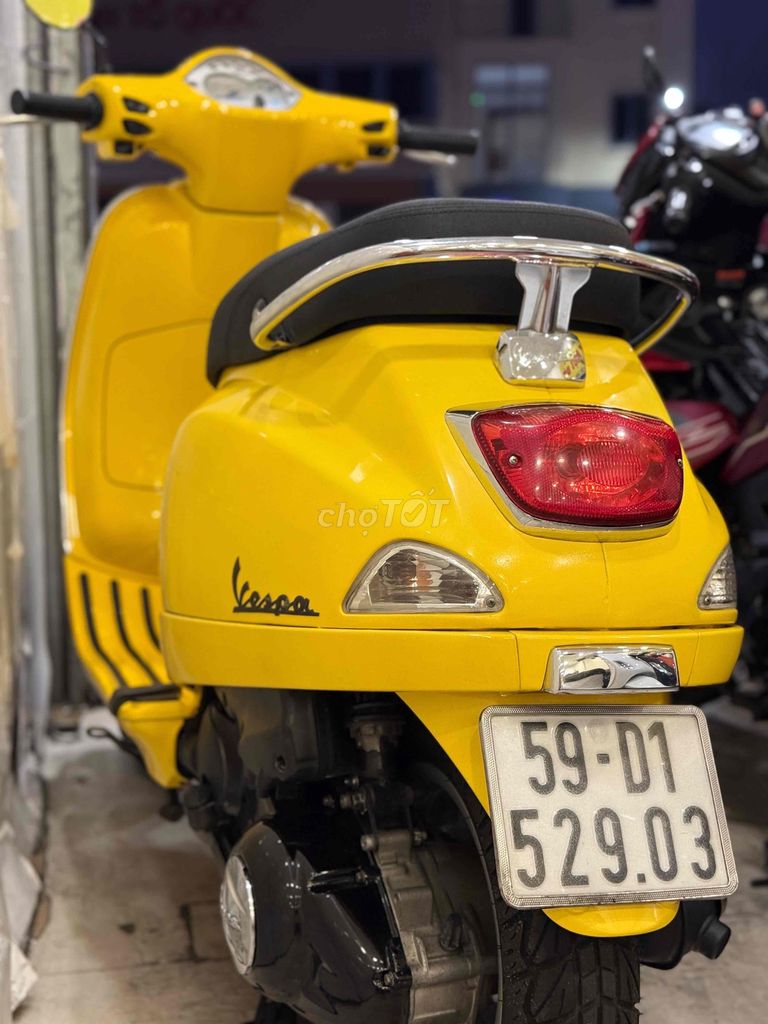 Piaggio Vespa 2011 - ảnh 4