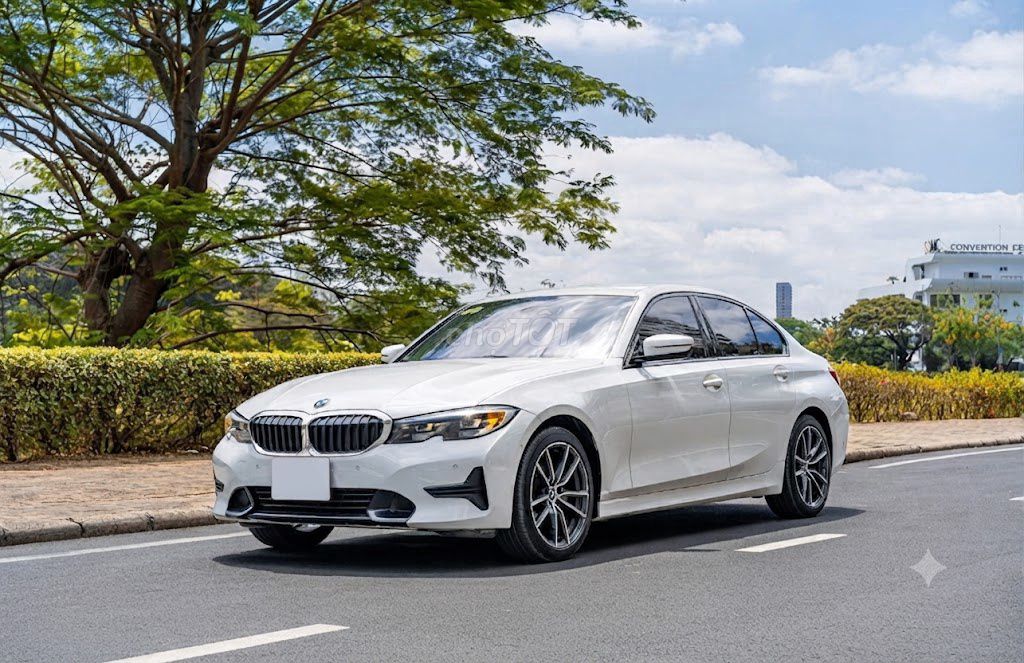 BMW - ảnh 1
