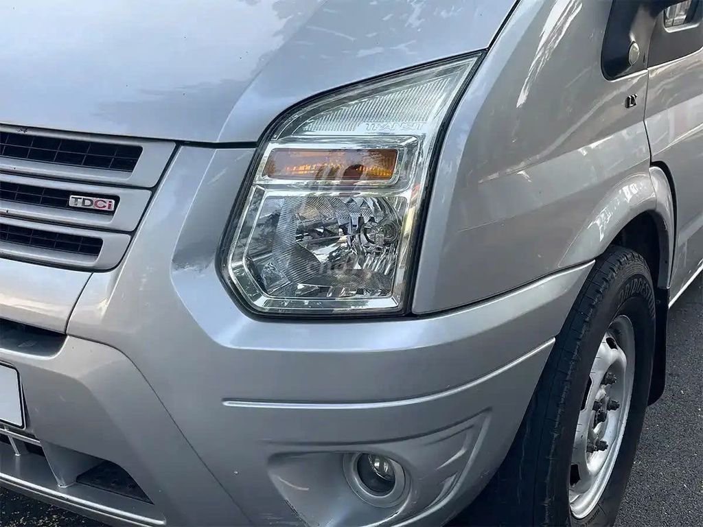 Ford Transit 2019 - ảnh 4