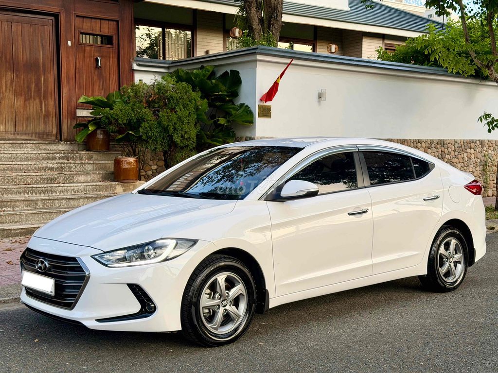 Hyundai Elantra 2018 - ảnh 3