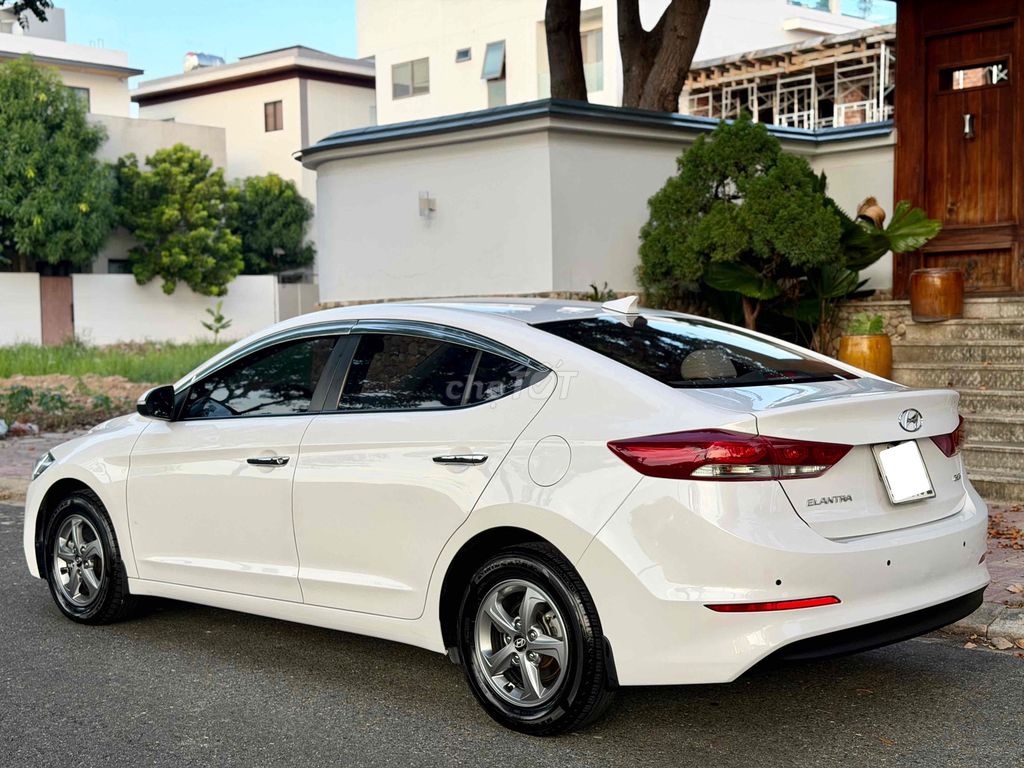 Hyundai Elantra 2018 - ảnh 4