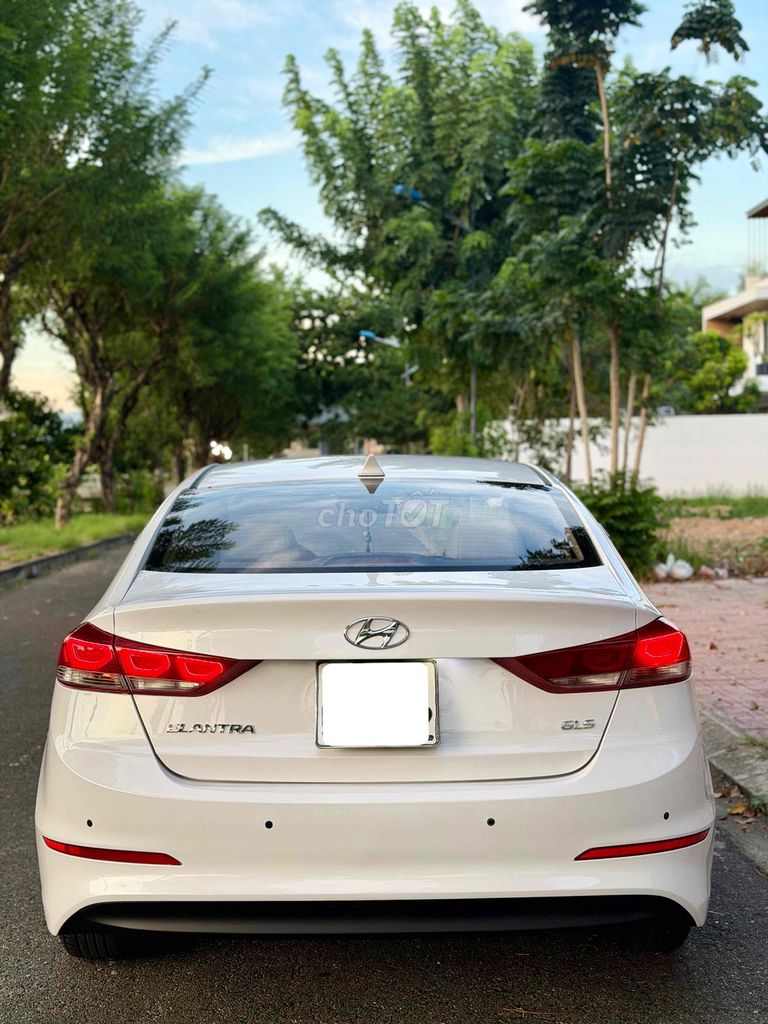 Hyundai Elantra 2018 - ảnh 5