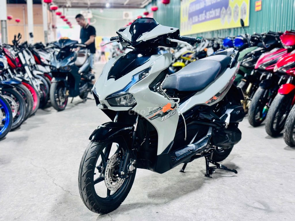 XE M 2022 - ảnh 1