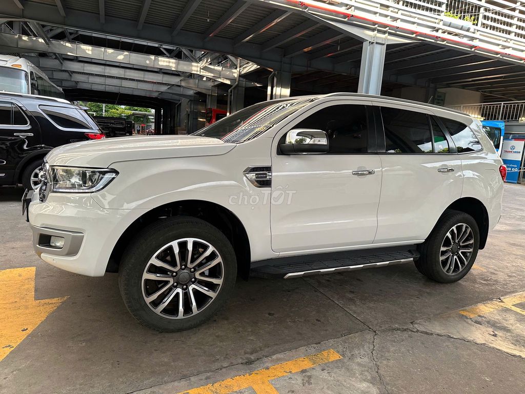 Ford Everest 2020 - ảnh 1