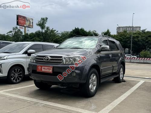Toyota Fortuner 2.7V 4x4 AT 2011 - ảnh 1