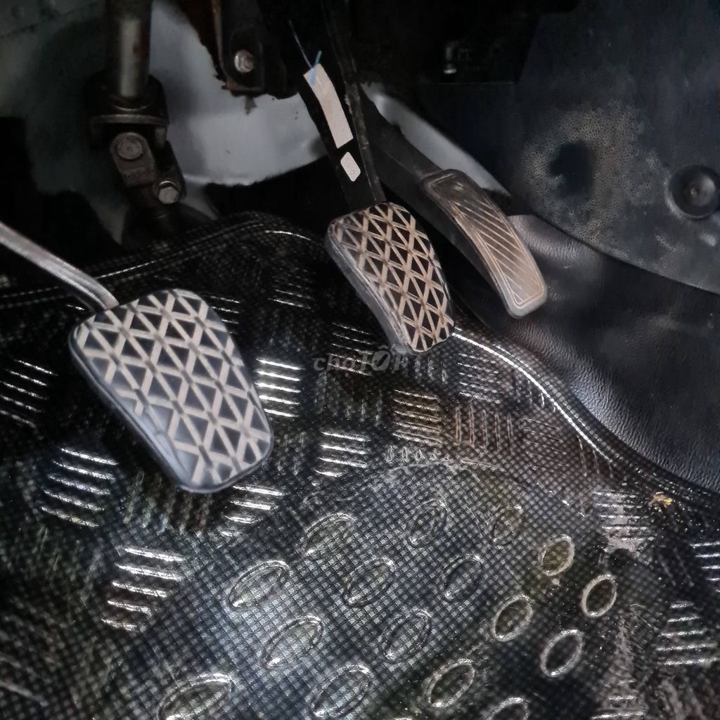 Ford Fiesta 2011 - ảnh 2