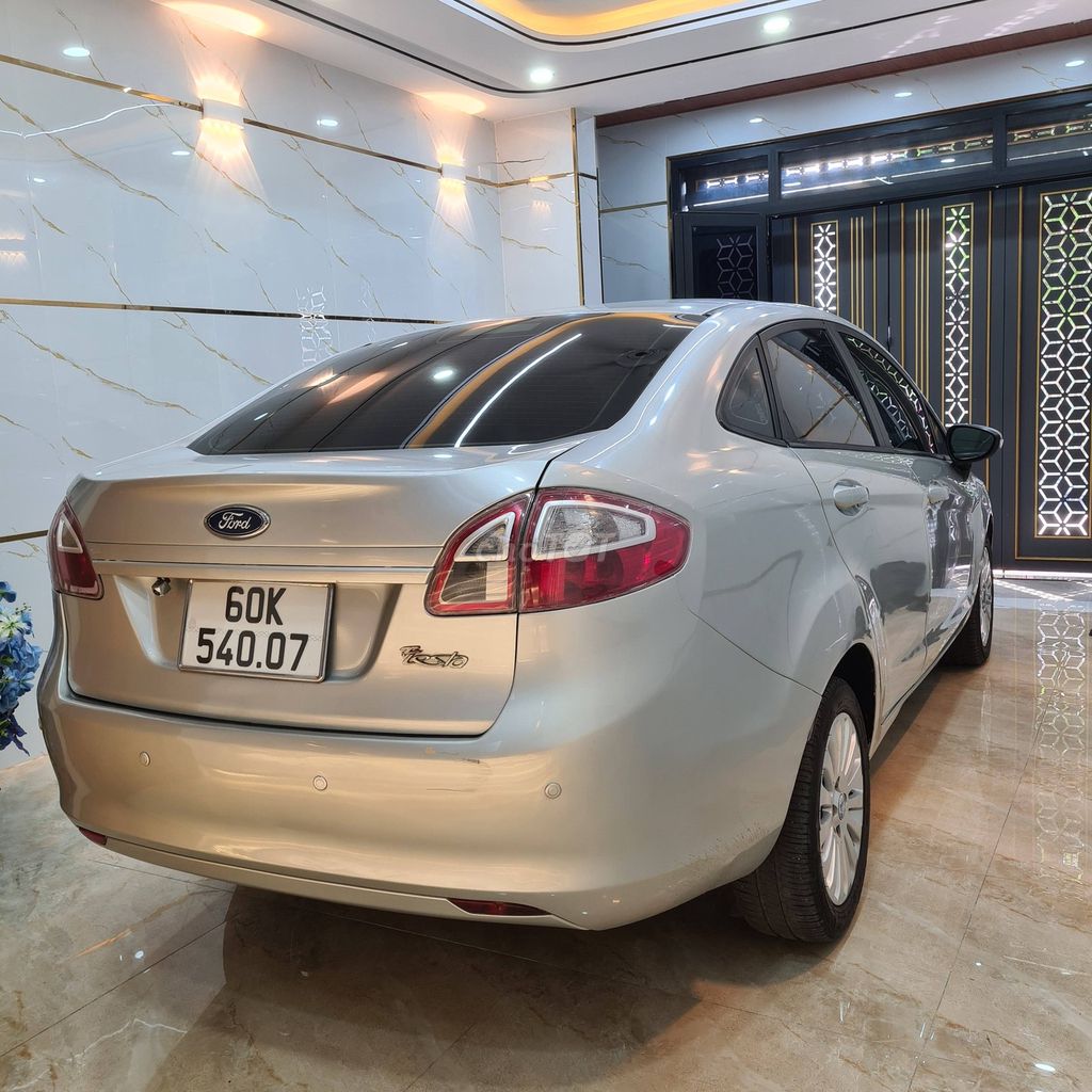 Ford Fiesta 2011 - ảnh 3