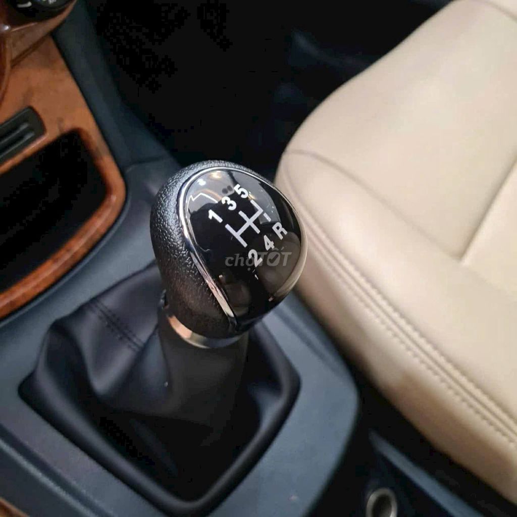 Ford Fiesta 2011 - ảnh 4