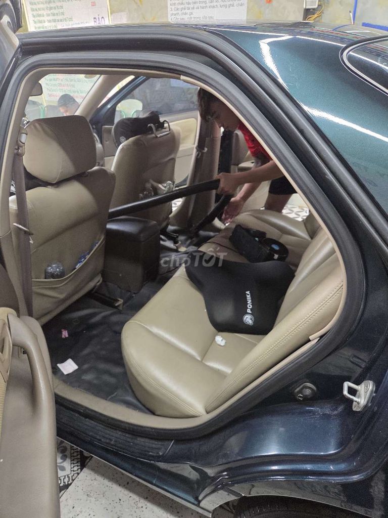 Toyota Camry - ảnh 3